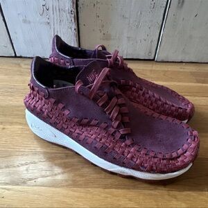Nike Air Footscape Woven Slip-On Sneakers in Burgundy women’s size US 8.5
